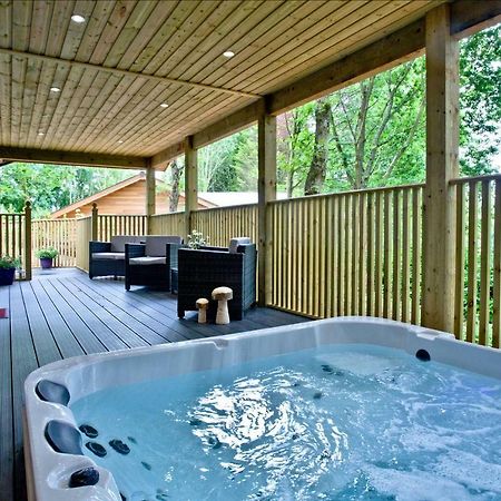 Cedar Lodge, South View Lodges, Эксетер Экстерьер фото